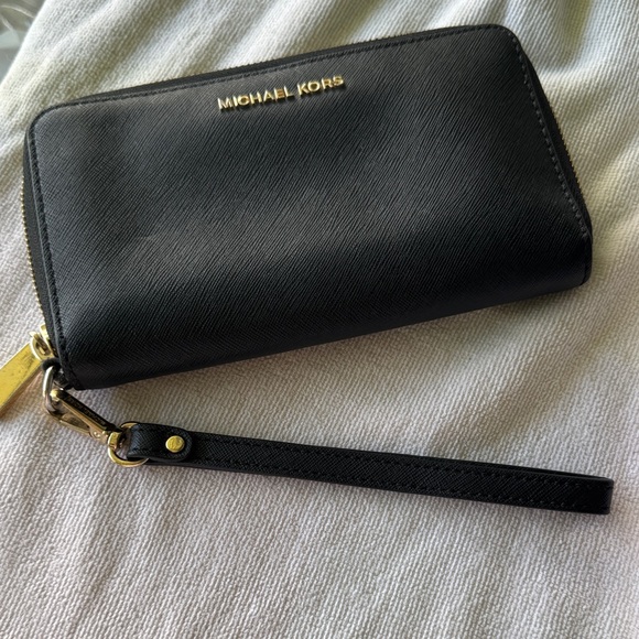 Michael Kors Black Saffiano Leather Wristlet - Picture 1 of 4